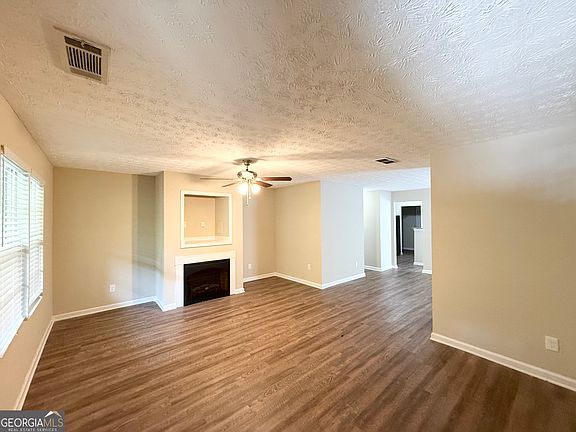 3rd image of 6113 Lynxs Cir SW