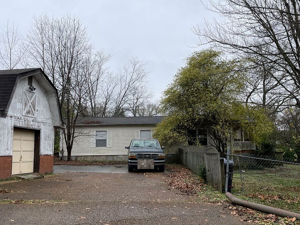 2nd image of 211 Hillcrest Rd