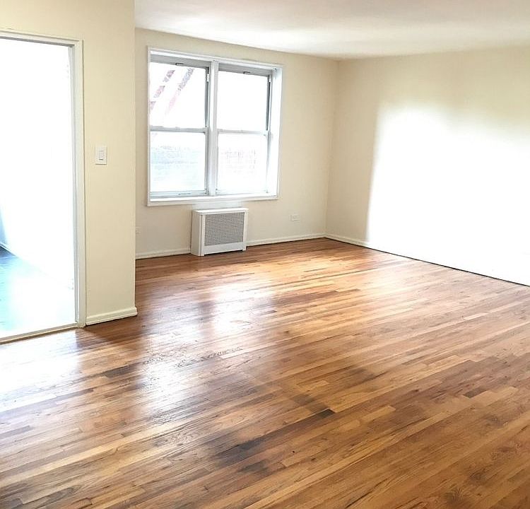 1st image of 18914 Crocheron Ave APT 409