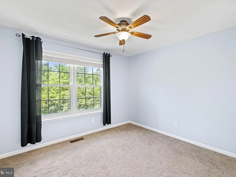 203 Princeton Cir — Photo 23