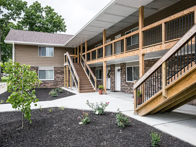 1221 N Logan Ave — Photo 5