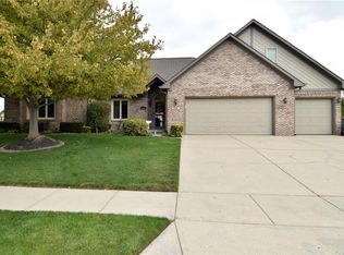 6296 Fieldstream Dr, Avon, IN 46123