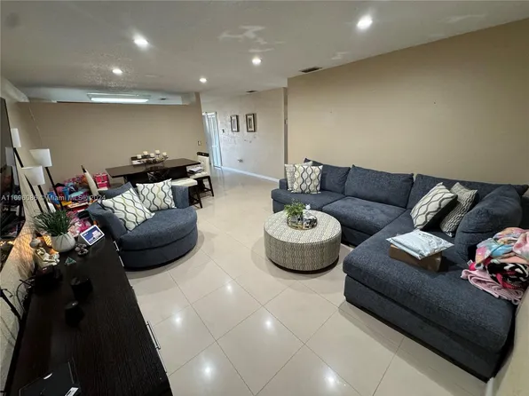 8851 NW 119th St Unit 3415-3, Hialeah Gardens, FL 33018