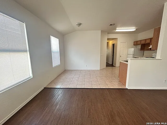 5032 Anacacho St — Photo 3