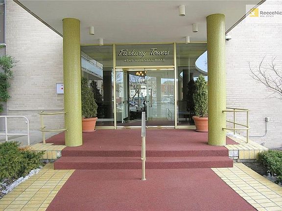 Eye Catching Building Main Entrance.