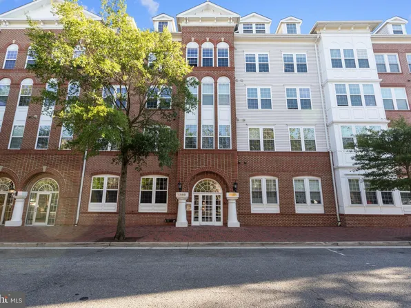 4950 Brenman Park Dr APT 411, Alexandria, VA 22304