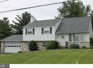 208 Surrey Rd, Chalfont, PA 18914