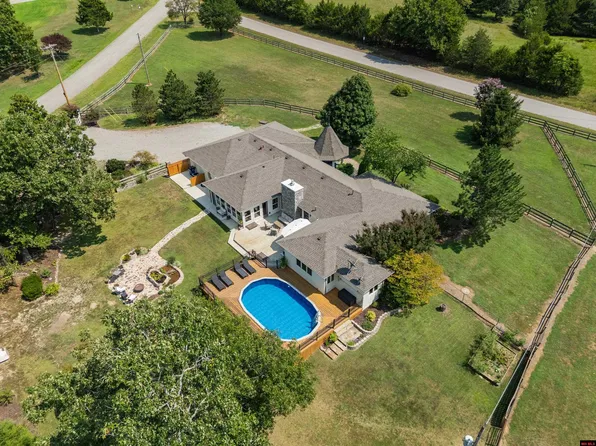 56 County Road 1085, Mountain Home, AR 72653
