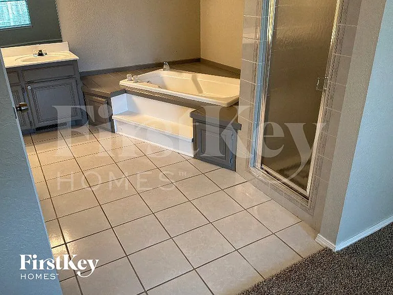 1008 Sennybridge Dr — Photo 13