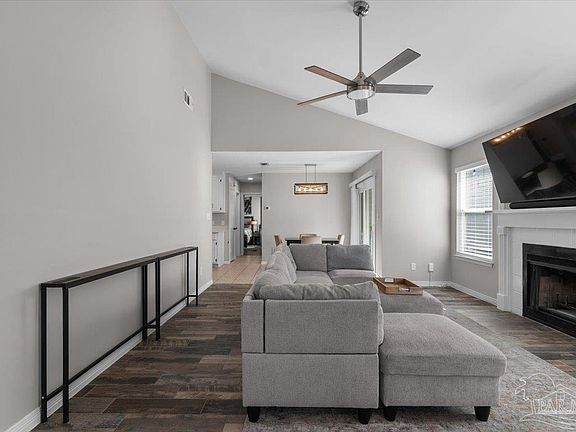 5th image of 2081 Cambridge Cir
