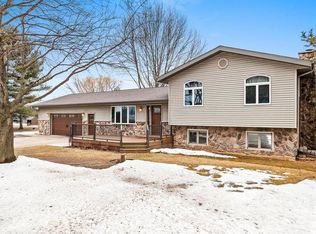 N3907 Drier Rd, New London, WI 54961