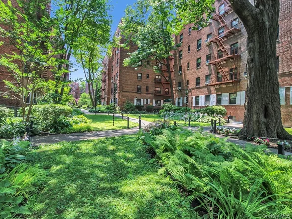 118-60 Metropolitan Avenue #1A, Kew Gardens, NY 11415