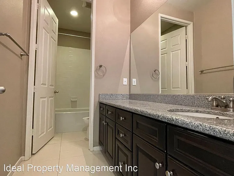 159 Fieldwood — Photo 13