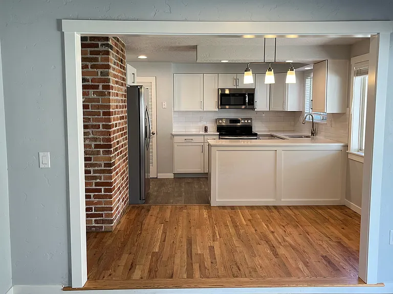 601 S Franklin Park Dr — Photo 3