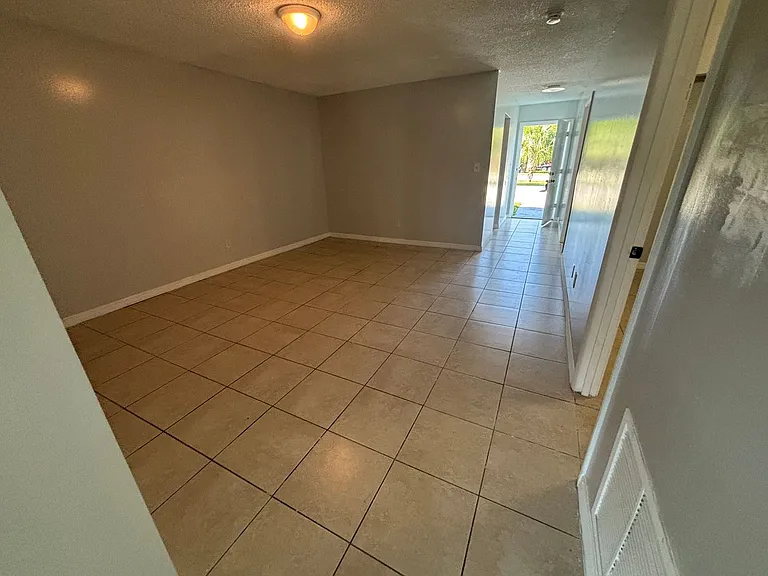 Louisiana Apartments — Photo 21