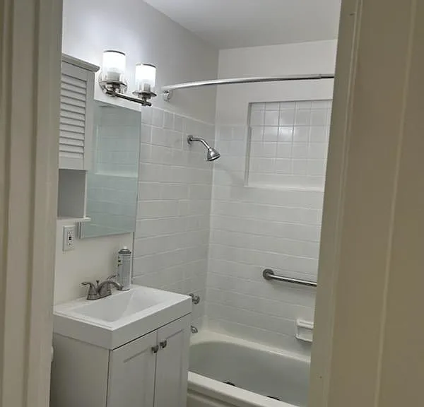 610 Stansbury Dr — Photo 3