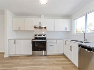 20 Anna Capri Dr #1, Hamilton, ON L8W1M6