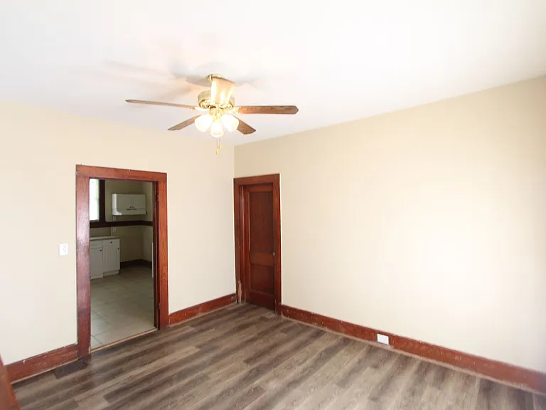 4724 Court R — Photo 10