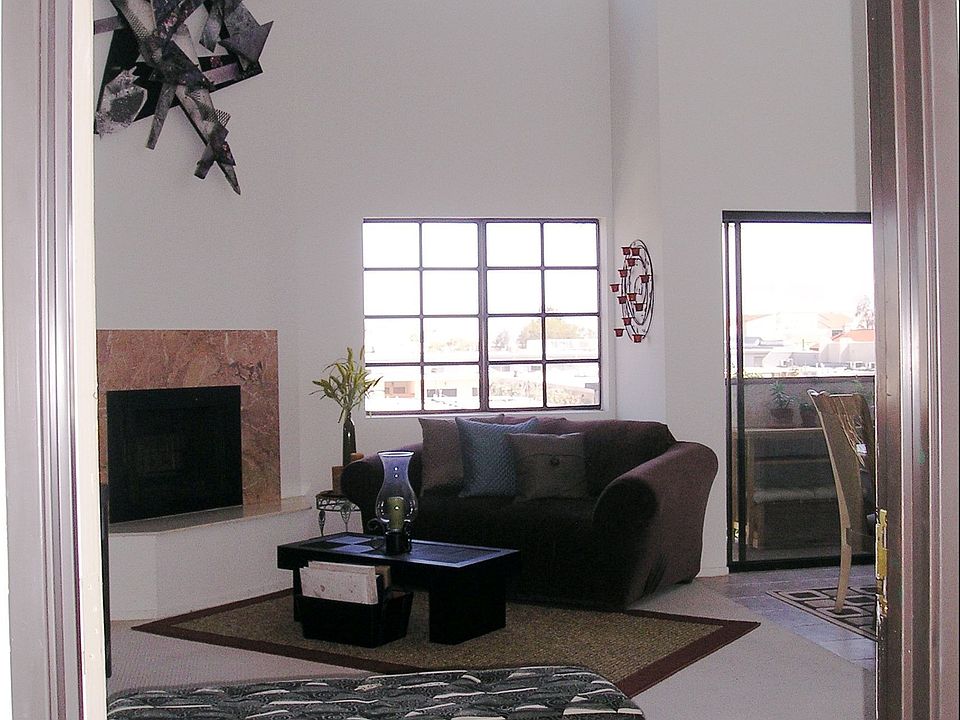1st image of 17914 Magnolia Blvd Unit 309