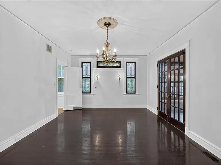 7325 Sutherland Ave — Photo 10