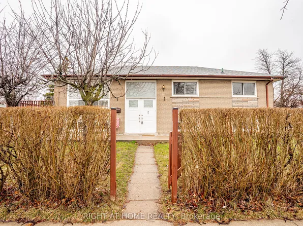 67 Torrance Rd, Toronto, ON M1J 2J6