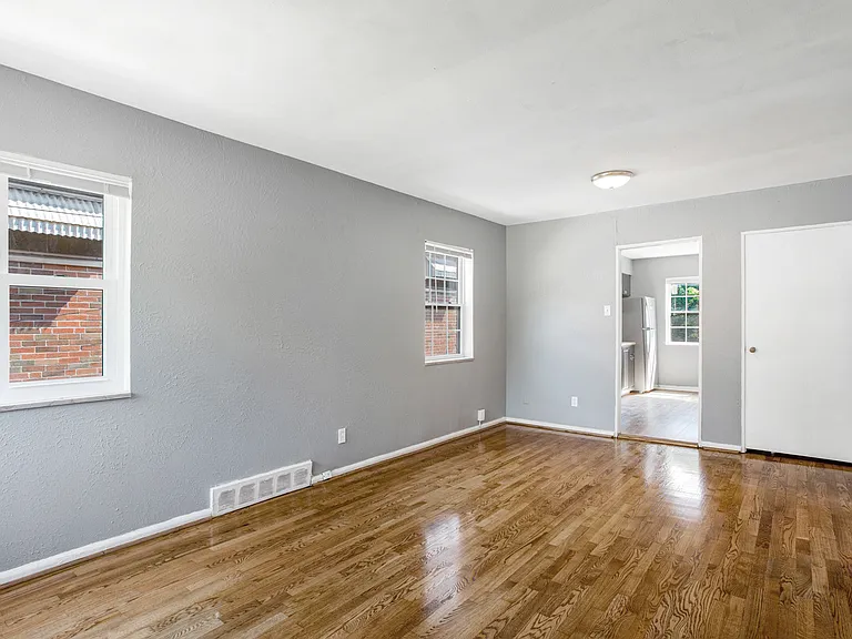 1304 Grant Dr — Photo 11