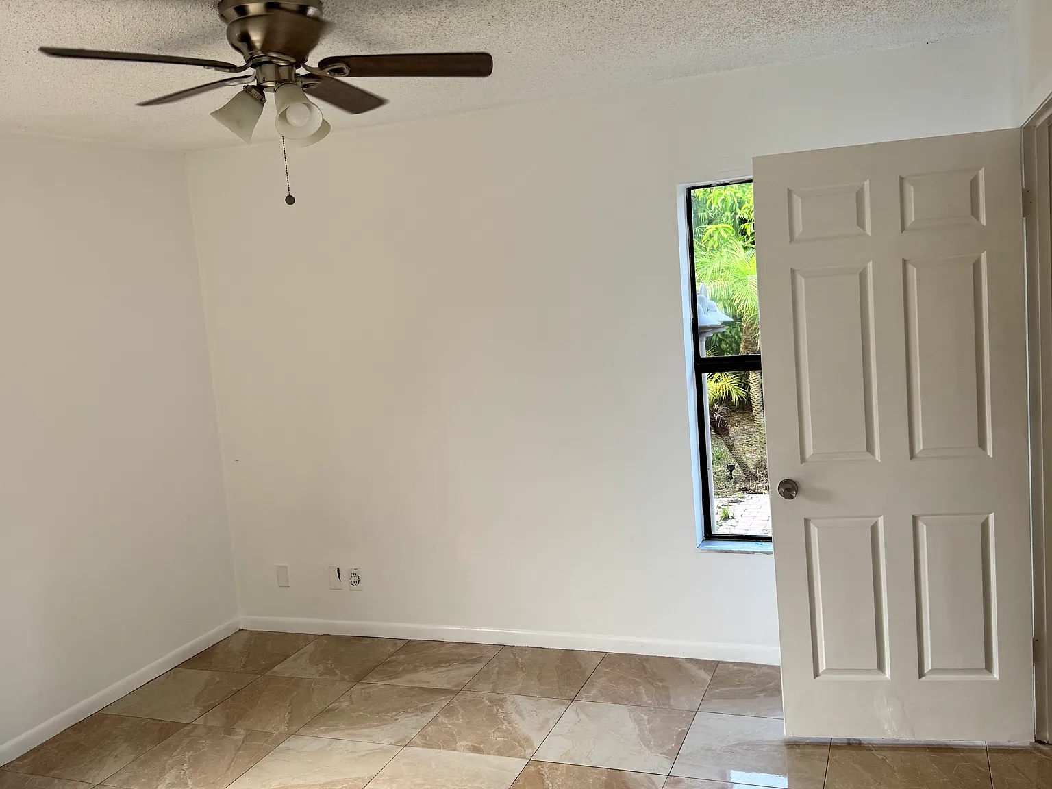 3 bed, 1274 sqft, $900 — Photo 1