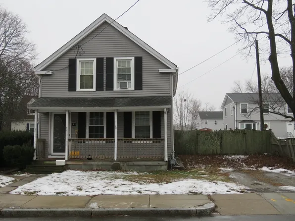 12 Norton St, Hyde Park, MA 02136