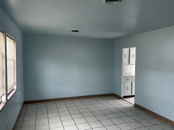 2306 W Howard Ave, Milwaukee, WI 53221