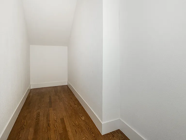 1725 Turk — Photo 22