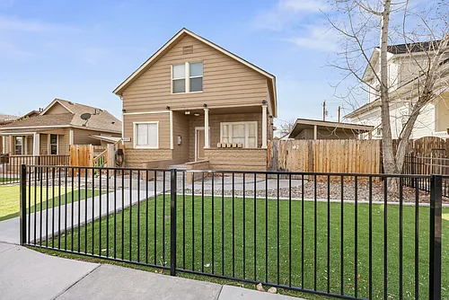 629 Sinclair St #2 Photo 1