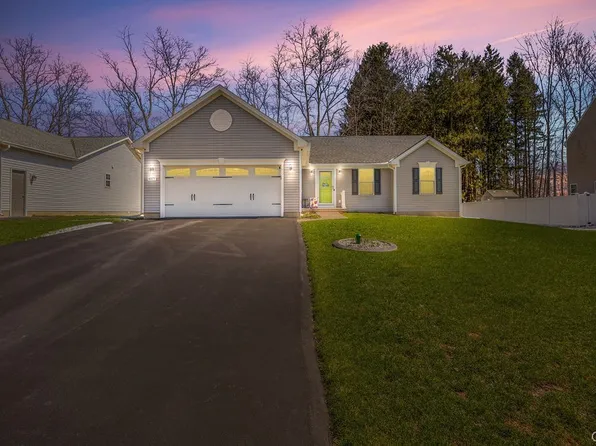 8577 Cobalt Dr, Cicero, NY 13039
