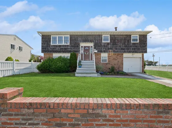 54 Acapulco Street, Atlantic Beach, NY 11509
