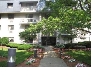 85 Shrewsbury Commons Dr #309, Shrewsbury, MA 01545