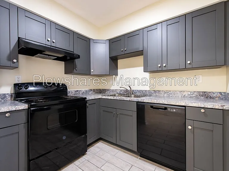 106 E Florence Ave #13 — Photo 10