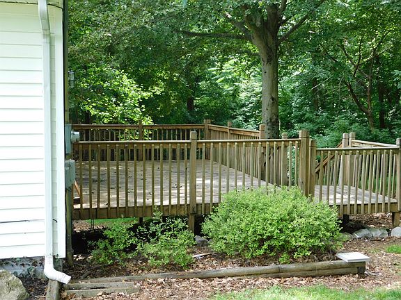 2nd image of 372 Treeland Ct