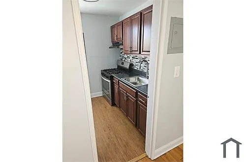 21 Chesapeake St SE Photo 1