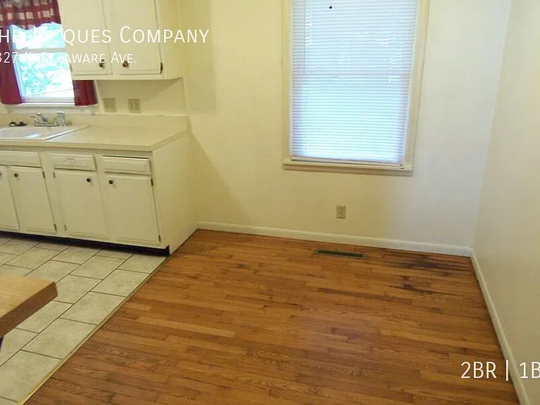 2327 N Delaware Ave — Photo 8