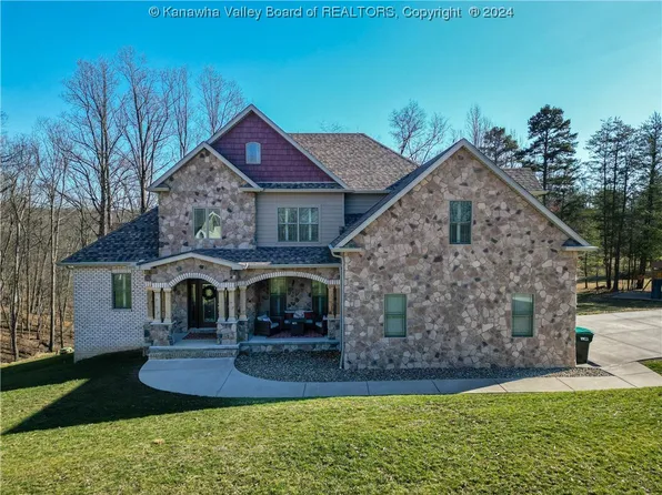 328 Mandy Dr, Scott Depot, WV 25560