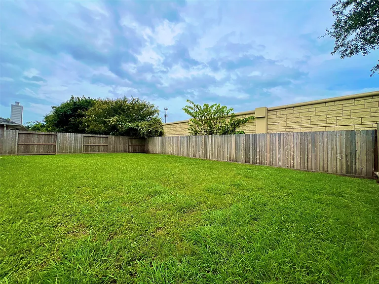 123 Willoughby Ct — Photo 22