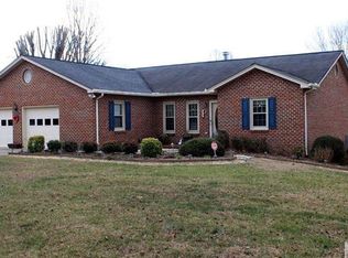 1106 Applegate Ct, Lenoir, NC 28645