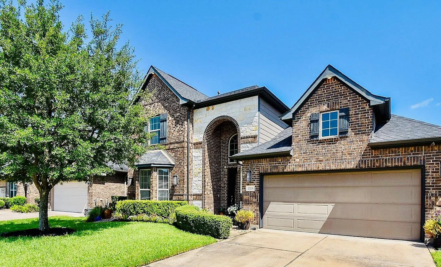 4 bed, 3.5 bath, 3014 sqft, $3,600 — Photo 1