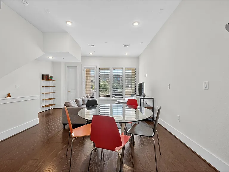 2401 Crawford St #C3D — Photo 13