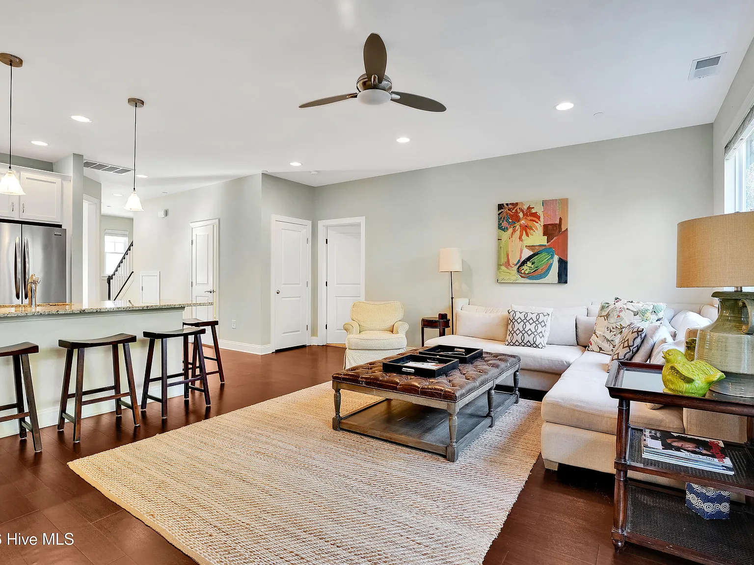 3 bed, 3.5 bath, 2100 sqft, $2,950 — Photo 4