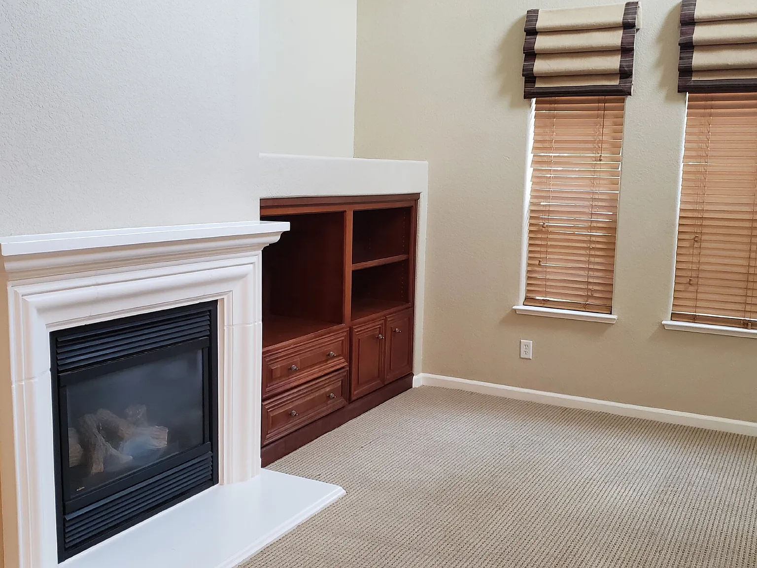 3 bed, 2.5 bath, 1477 sqft, $2,500 — Photo 3