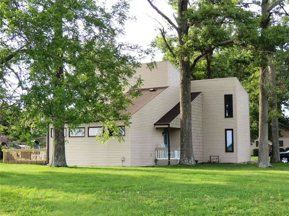 1209 Hickory Dr, Neoga, IL 62447