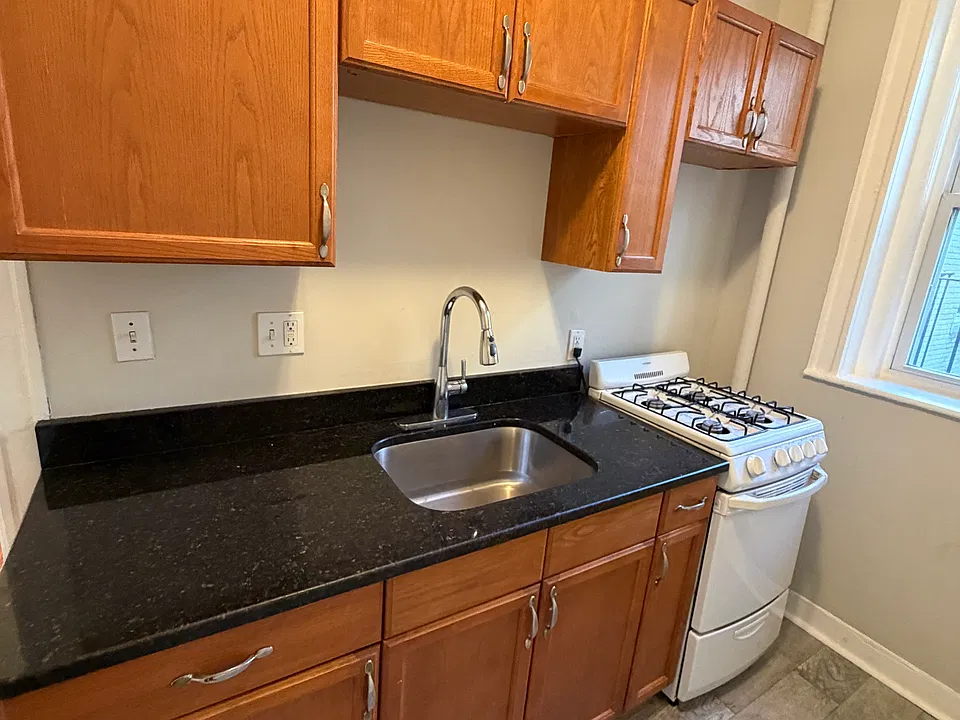 1193 Commonwealth Ave #14
