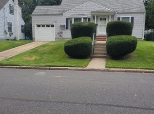 622 Princeton Rd, Linden, NJ 07036