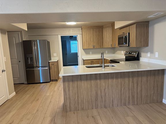 Kitchen with brand new appliances
