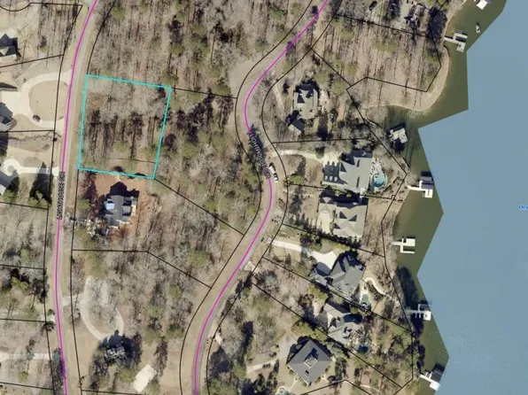 1360 Lighthouse Cir, Greensboro, GA 30642